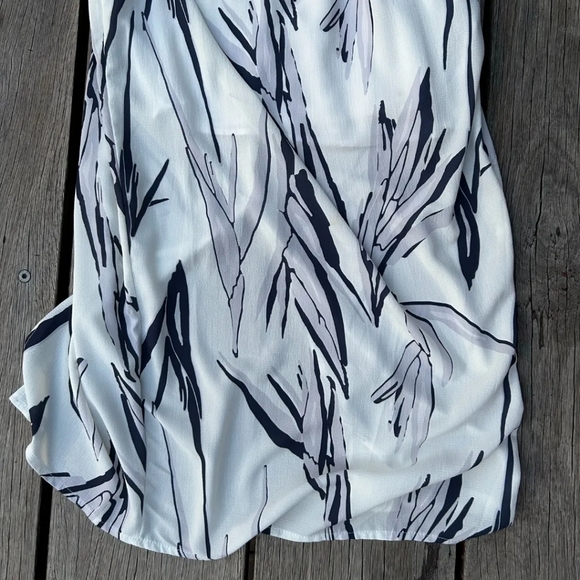 Delilah midi dress size 10 - Picture 3 of 8